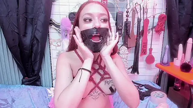 mhannia_bdsm303av's cam snapshot