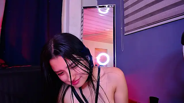 Emilyy05_'s cam snapshot