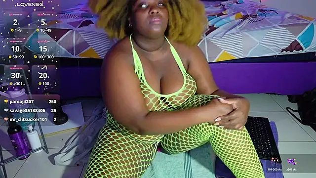 ebony_NeighborMoans's cam snapshot