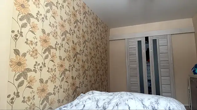 ElsieKuhlmann live sex cam