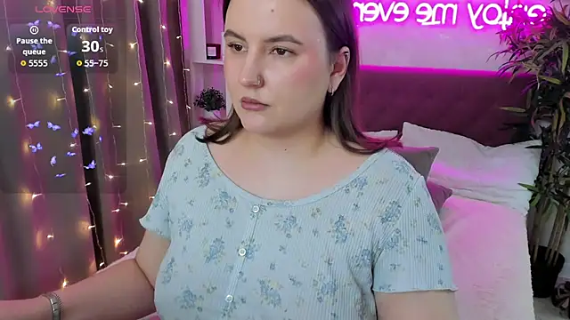 FeralPeach live sex cam