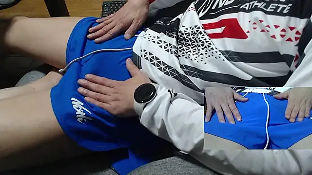 Yasu2000 live sex cam