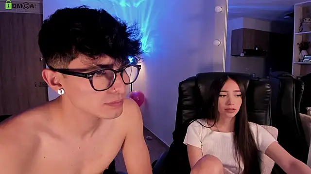 Mikeyvioleta_'s cam snapshot