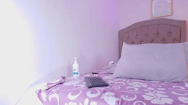 azaria_w's cam snapshot