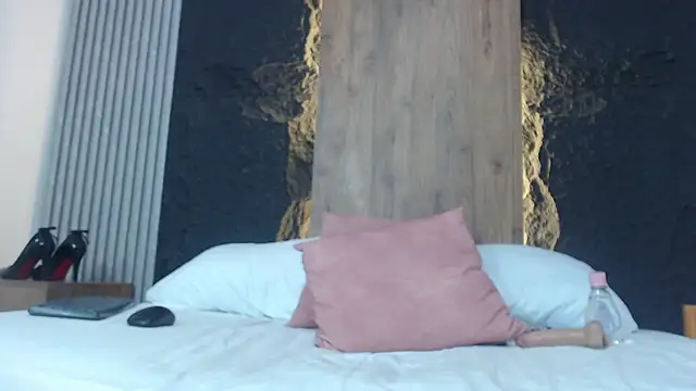 lila_lain's cam snapshot