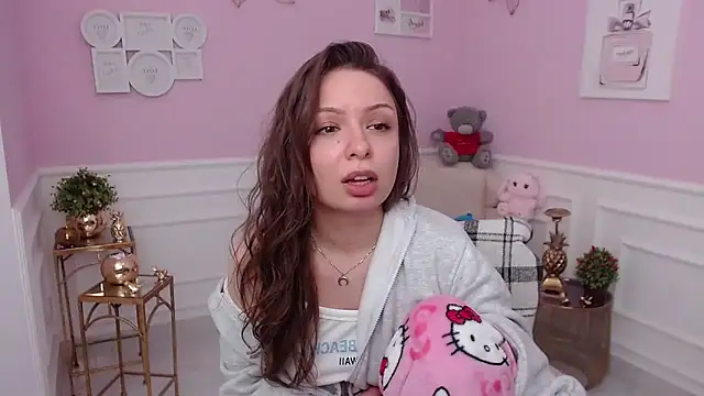 LucySkilar live sex cam