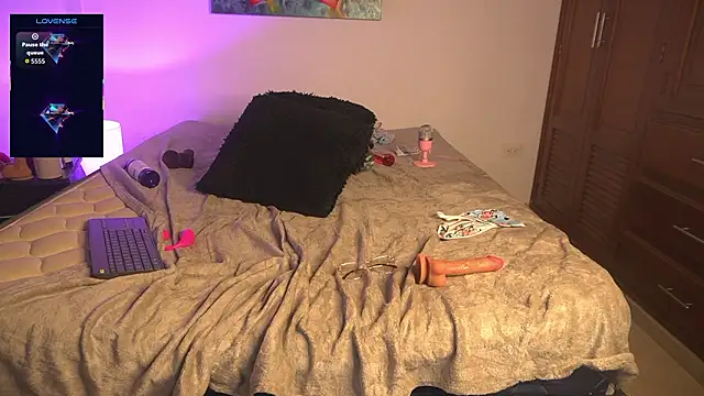 noah_0814's cam snapshot