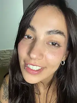 littlethyy's cam snapshot