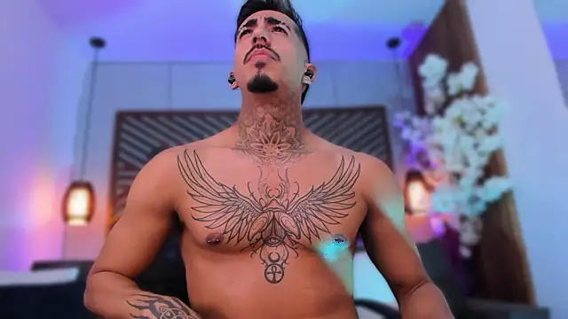 Donovan_Desmond's cam snapshot