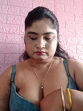 hornyriyanka live sex cam