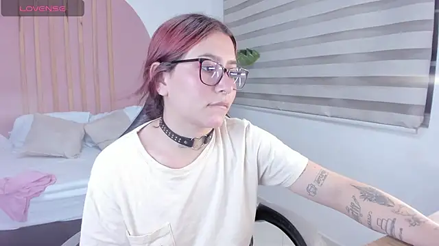 charlottee27_'s cam snapshot