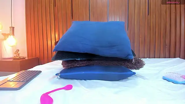 Arianaa_Gray's cam snapshot