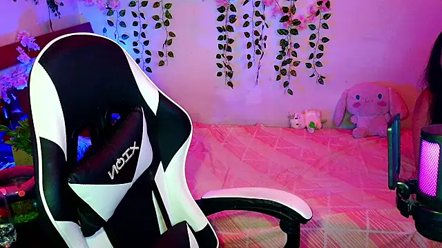 Kittyuwu_'s cam snapshot