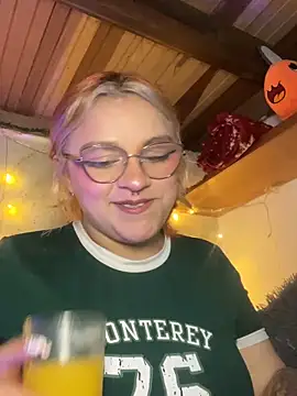 Sophia_Weest99's cam snapshot