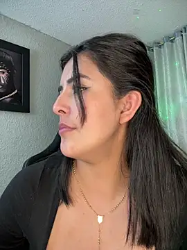 kim_zaratte's cam snapshot