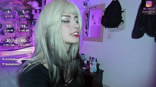 princesita_valija_'s cam snapshot