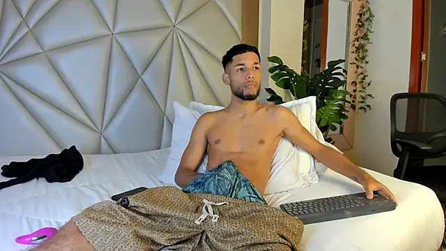 Thiagoferreti's cam snapshot