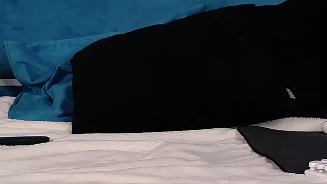 EllaBubbles's cam snapshot