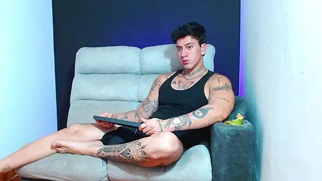 JUSTIN_FULLER1 live sex cam