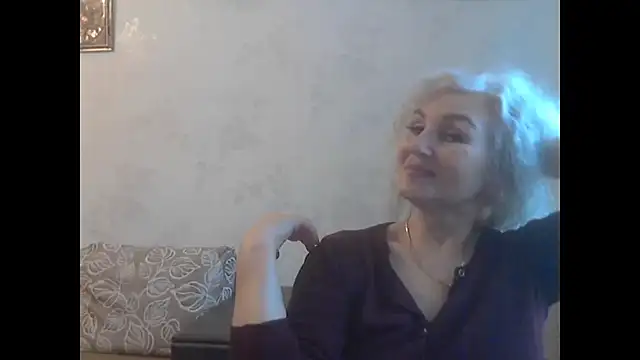 LadySexyBlond's cam snapshot