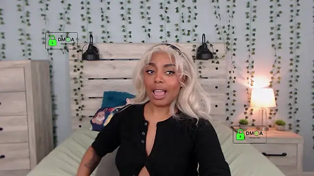 RobynKnight's cam snapshot