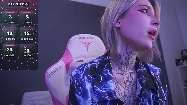 fraulein_mooon's cam snapshot