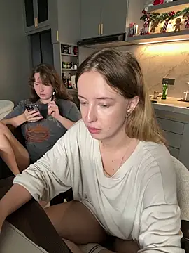 Nura_n_Sarah live sex cam