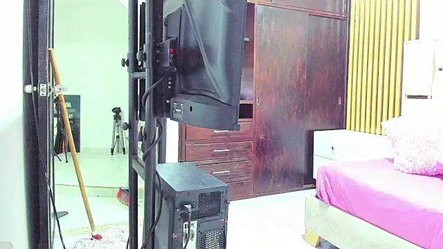 Melanyxx-'s cam snapshot