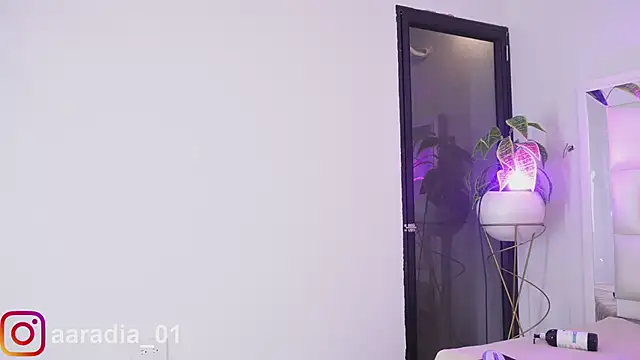 Anais_aradia live sex cam