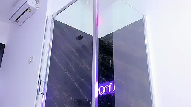 realhotfallingdevil's cam snapshot