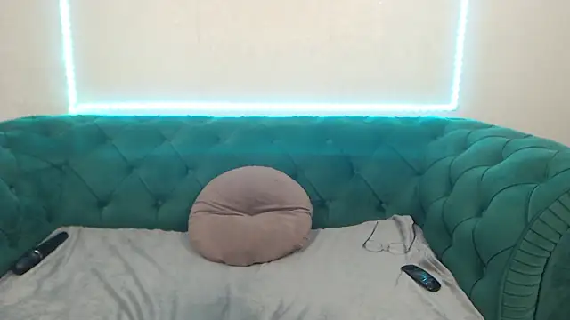 IvanaCharm live sex cam