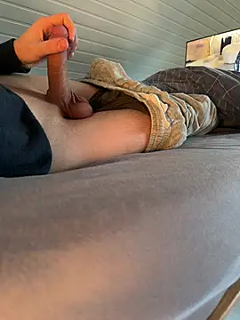 YoungSkinnyBoy20 live sex cam