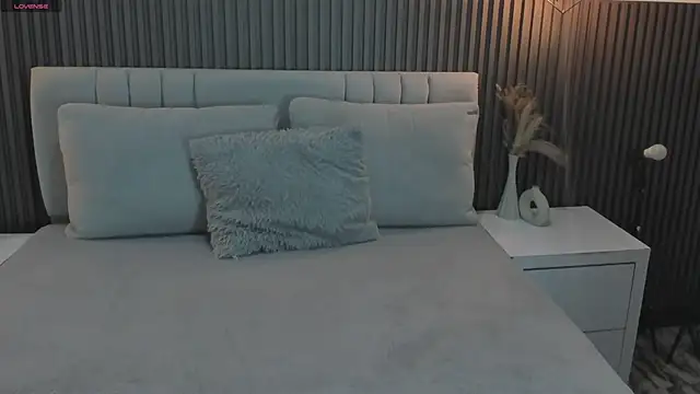 Emilyblackers live sex cam