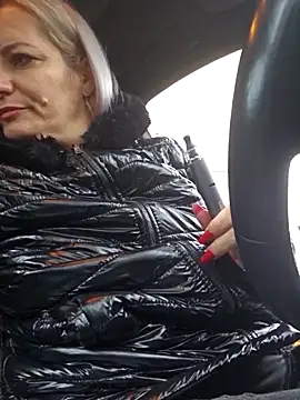 LadyTouch's cam snapshot