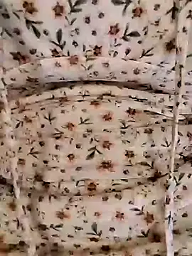 ThickPearlx23 live sex cam