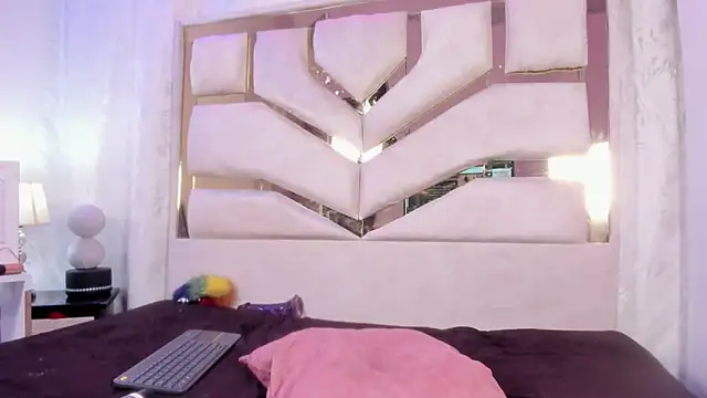 Strella_ferrera live sex cam