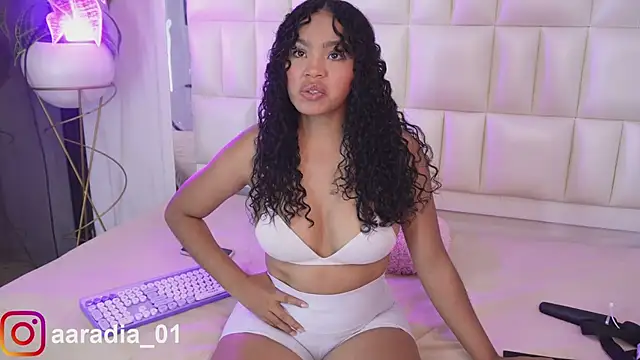 Anais_aradia live sex cam