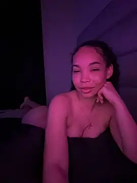 nikkiloveee's cam snapshot