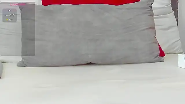 Kitty_Hot66_'s cam snapshot