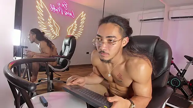 Maximo_Zahir's cam snapshot