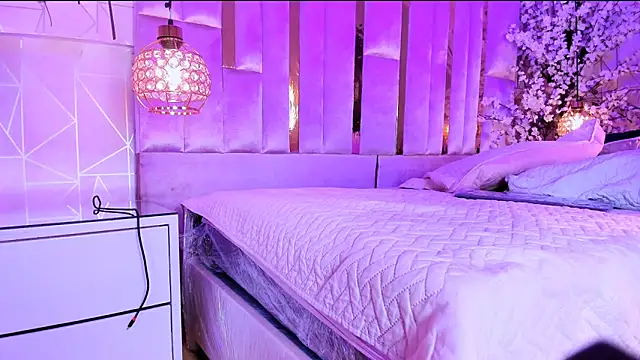 Naomistart live sex cam