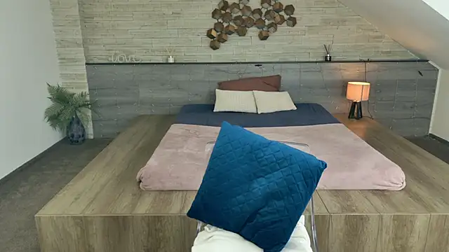 hornyb33_ live sex cam