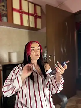 MeganFoxiy's cam snapshot