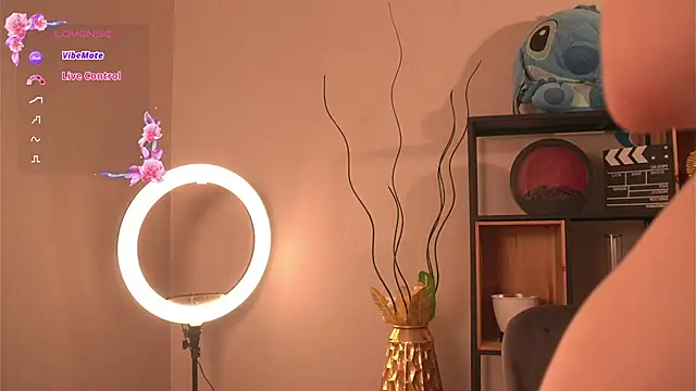 EmilySoftBaby's cam snapshot