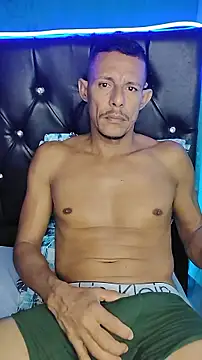 juanmaur22 live sex cam