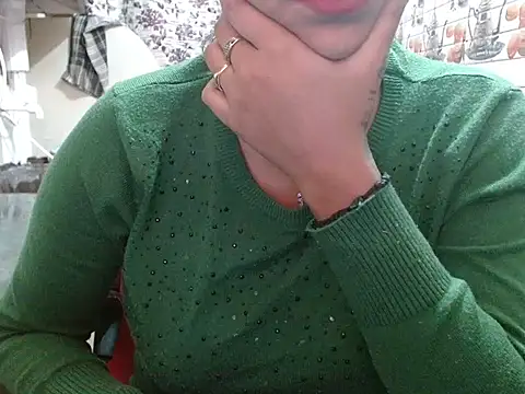 LovingPihu's cam snapshot