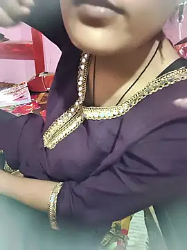 posewith live sex cam