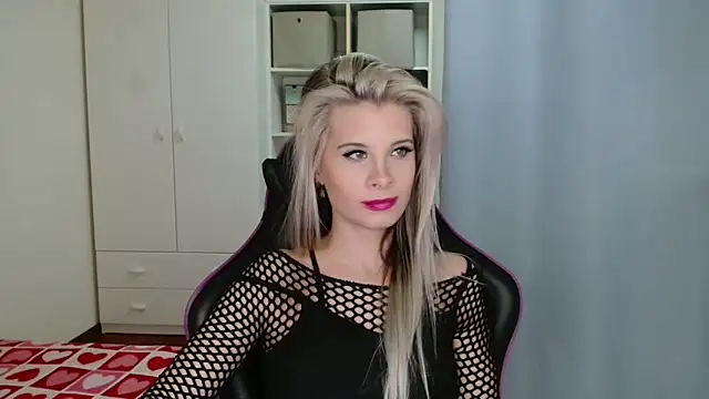 KristineGlow live sex cam