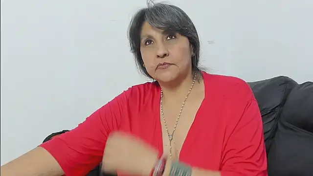 merlyna_goldens's cam snapshot