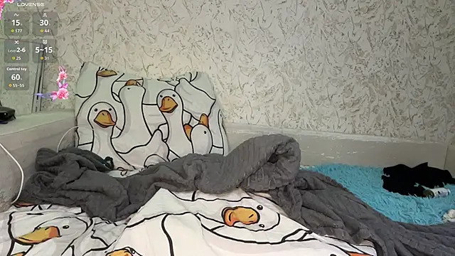 EmelineAird's cam snapshot